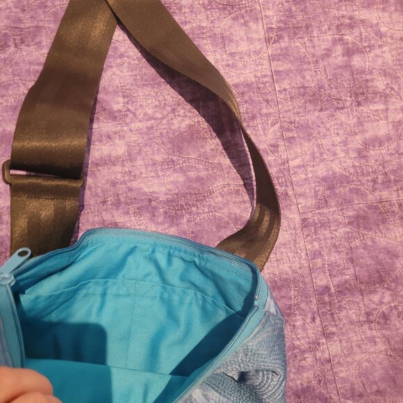 Tenacious NWOT - blue crossbody bag/purse with teal interior lining - Picture 3 of 3